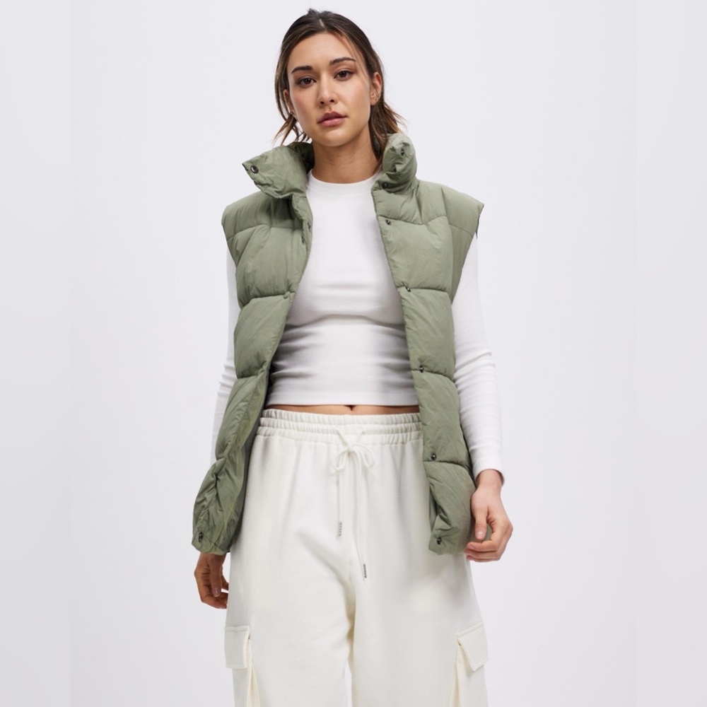 Cotton On Button Up Mother Puffer Sage Green Vest Jacket Women’s Size L/XL - Picture 3 of 12